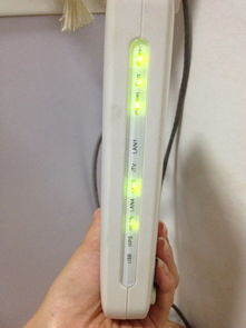 请路过的大神帮忙看看这是电信的什么产品 主网线插在这上面的,路由器通过它连接,以前送网络电视送的,